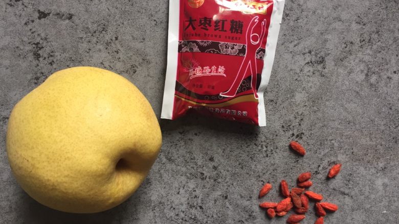 女生最爱的美颜护肤甜品—红糖雪梨
,食材准备备用