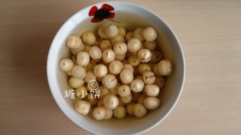 【斑纹豆沙莲蓉月饼】自制红豆沙+白莲蓉,浸泡吸水后的样子