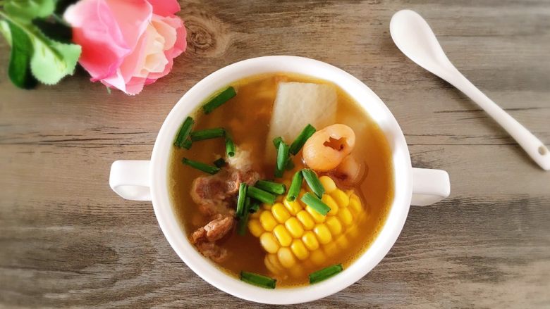 #午餐#白萝卜玉米排骨汤,营养又美味!