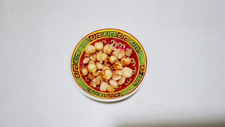 金桂飘香梦幻紫薯粥,<a style='color:red;display:inline-block;' href='/shicai/ 502'>芡实</a>是提前烧熟了,放冰箱里面,要吃就取点出来