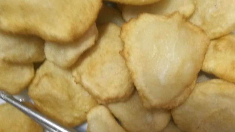黑糖糯米粑,全部炸好了,留着备用,金黄金黄的,看着都有食欲了。