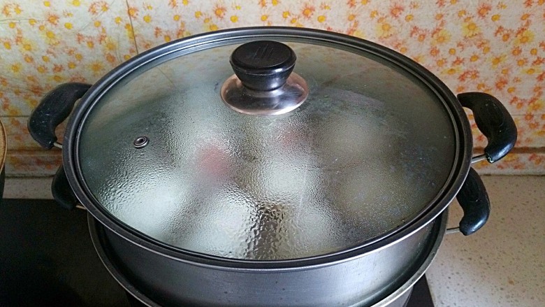 早餐+弹性十足的香肠卷,开火蒸15分钟,闷5分揭盖