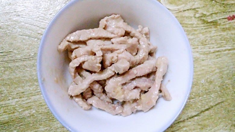 酸菜肉丝,盛起来