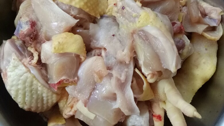 鸡肉炖土豆,农村的小笨鸡