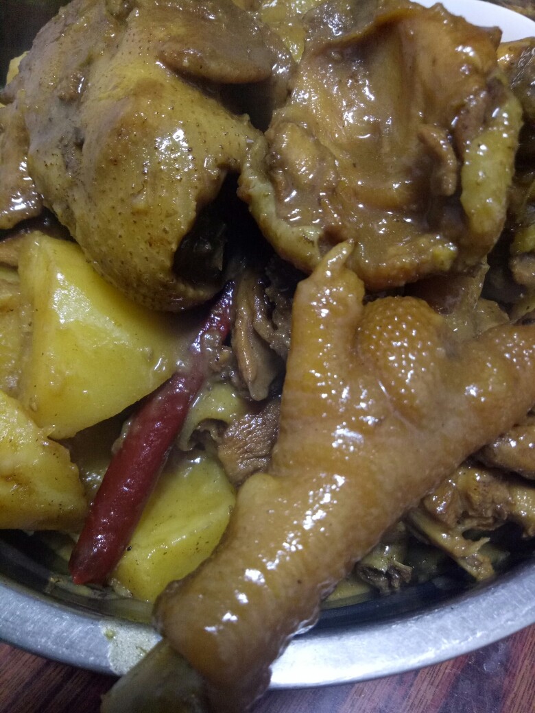 鸡肉炖土豆