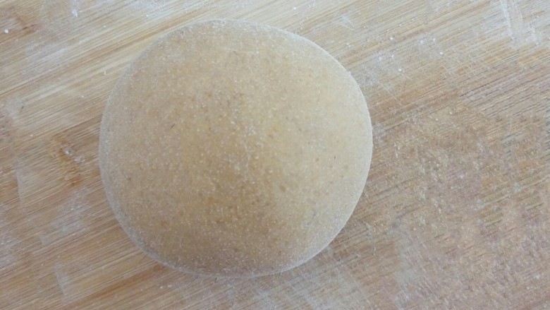 蒸红薯饼,适量加点水,用手揉成光滑的糯米团