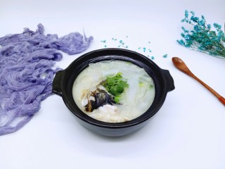 #一碗汤##秋季补钙佳品#鱼头粉皮汤