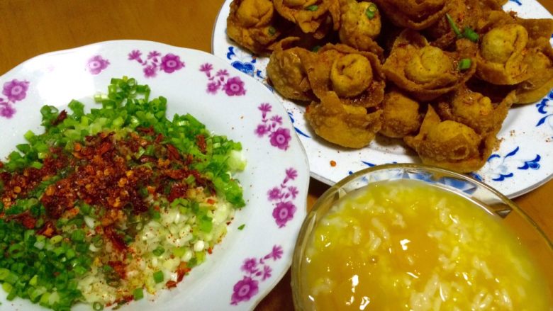 南瓜粥and炸馄饨,有没有很想吃!