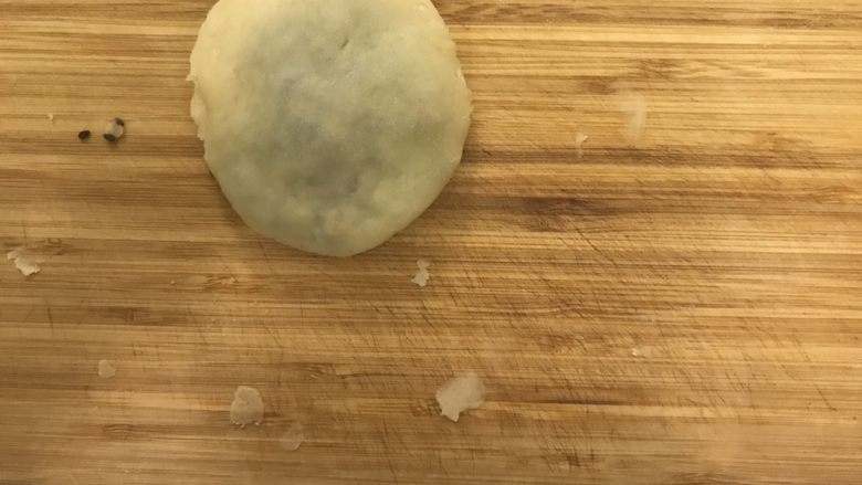 苏式玫瑰隐形伍仁月饼(植物油版),轻轻压一下成个饼状
