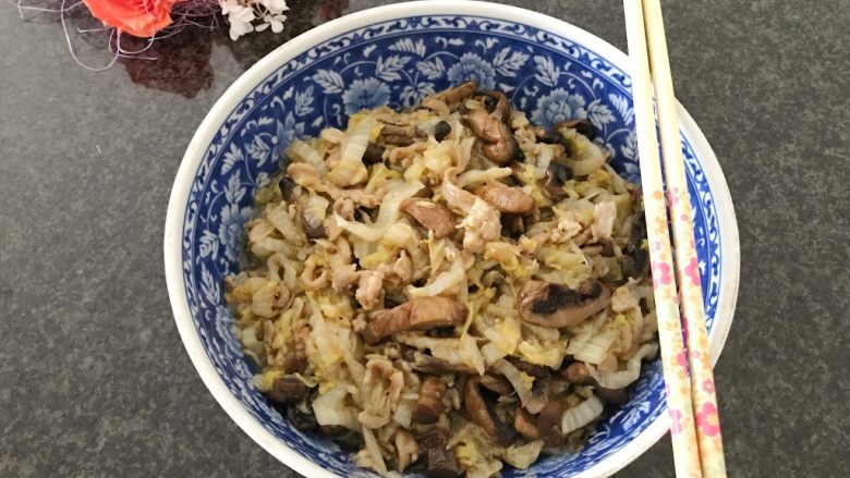 早餐+咸味春卷,装碗备用,
