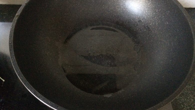 芝麻红薯小饼,锅中热油