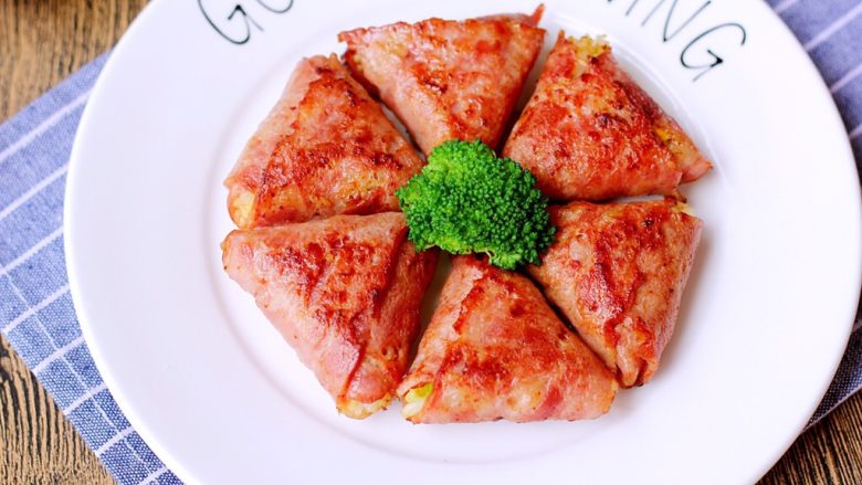 培根包饭—小小炒饭的另一种高大上吃法,美美的早餐完成了,快享用吧~