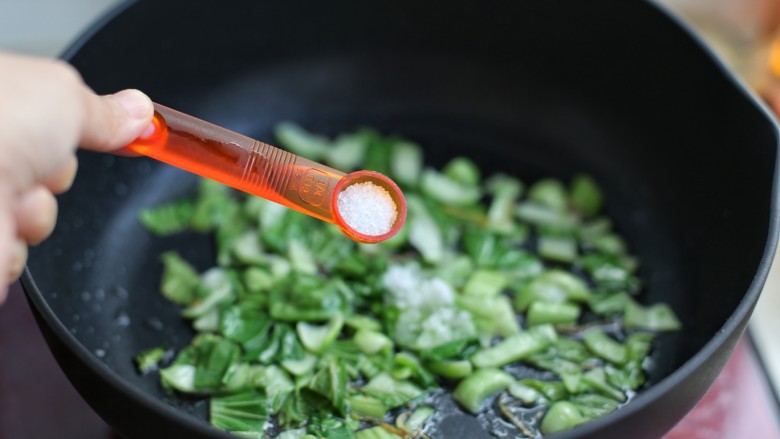 上海咸肉菜饭,再加少许盐