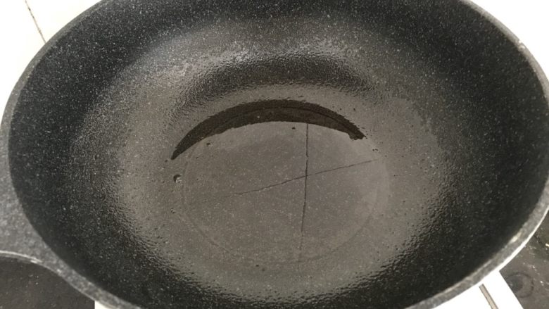 糖醋排骨~轻松快手版,热锅,下少许油