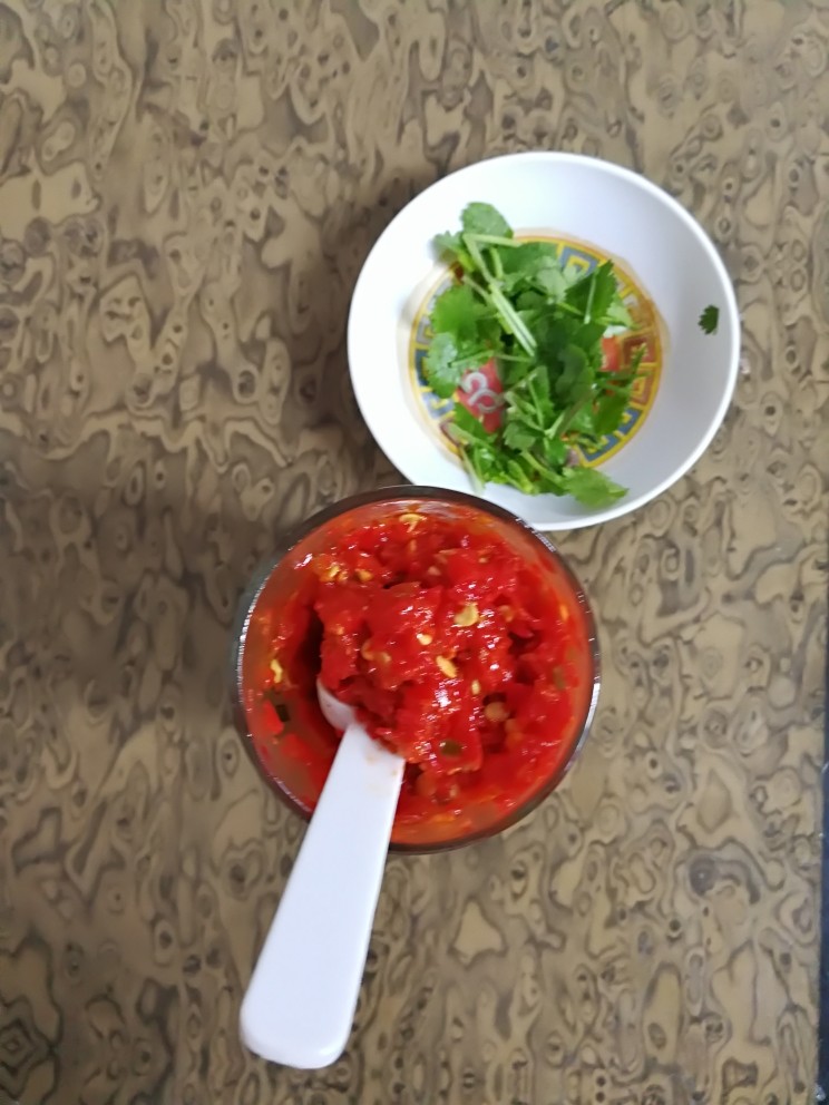 刀豆卤面,配料可以依个人口味随意搭配,蒜泥,香菜,辣椒酱,韭花……喜欢就行😊