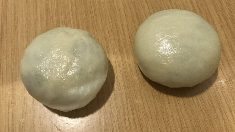 抹茶酥,水油皮包裹油皮,封口搓圆。
