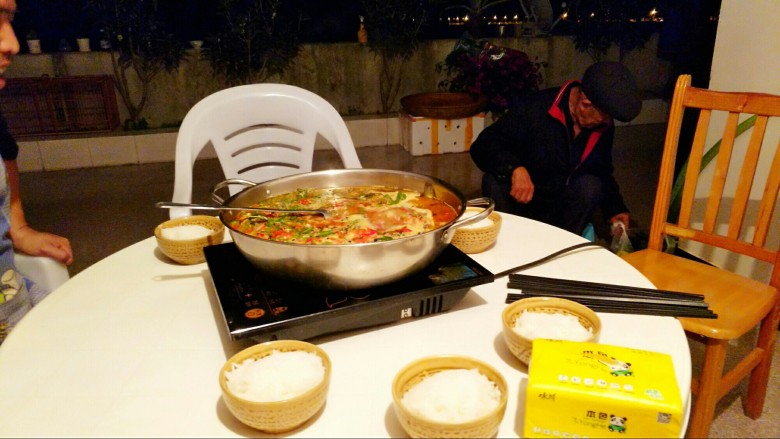 贵州风味鱼火锅,以明月为灯,寻人间美味。