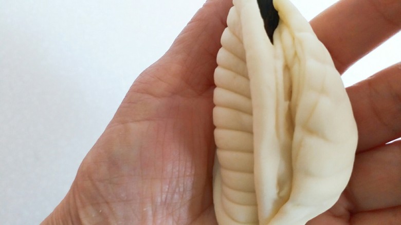 海螺花卷,看到筷子压的位置了吗?