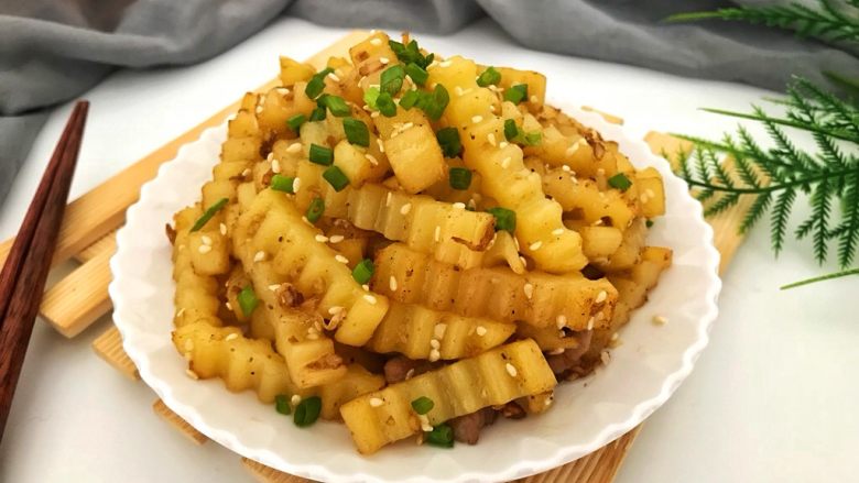 孜然土豆条,脆脆,香香的,简单又美味!