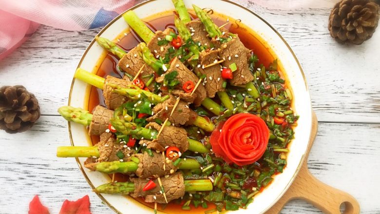 凉拌芦笋牛肉卷,鲜美有味!