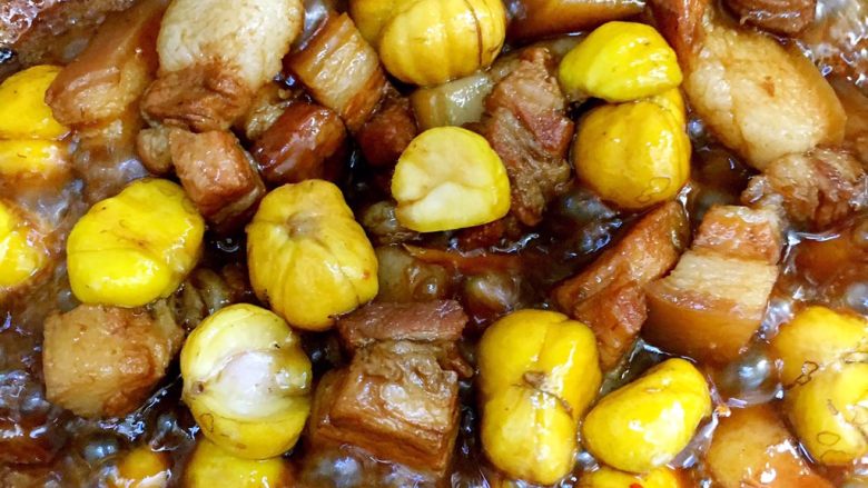 板栗烧肉,．这时候开始收汁。