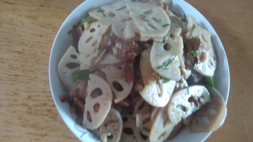 雪湖贡藕炒肉片