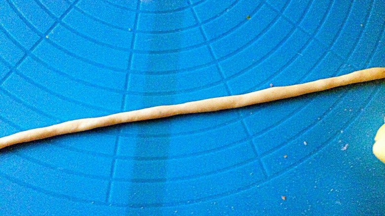 紫薯火烈鸟,搓一根长条做脚