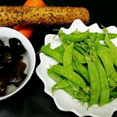绿色美食+素炒三鲜,所需材料,<a style='color:red;display:inline-block;' href='/shicai/ 136'>黑木耳</a>提前泡发
