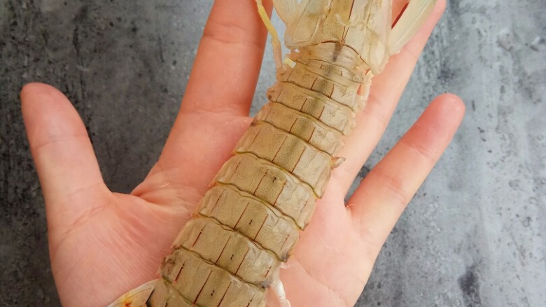 香辣皮皮虾~好吃到飞起来,看这个比我手板还大