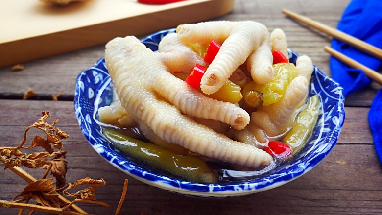 柠香泡椒凤爪,成品~味道超好!辣的过瘾~~