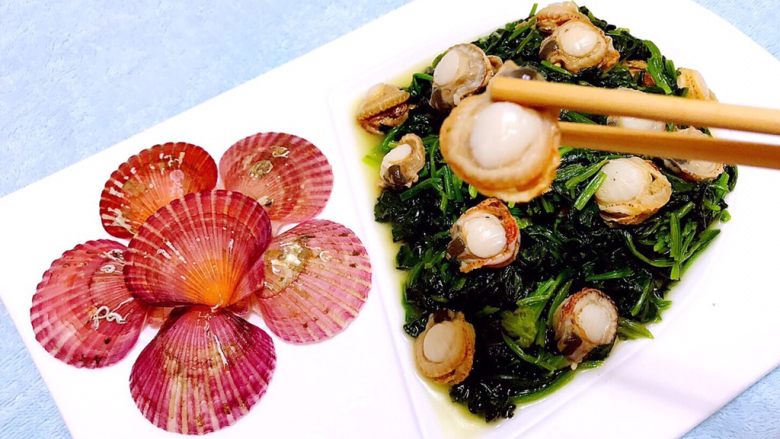 菠菜拌扇贝,扇贝肉肉入口鲜嫩中略带点甜好棒哦