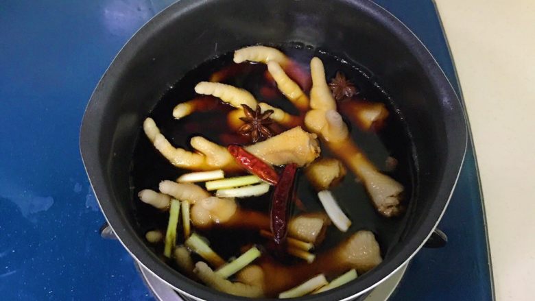 秘制卤凤爪,开火,大火