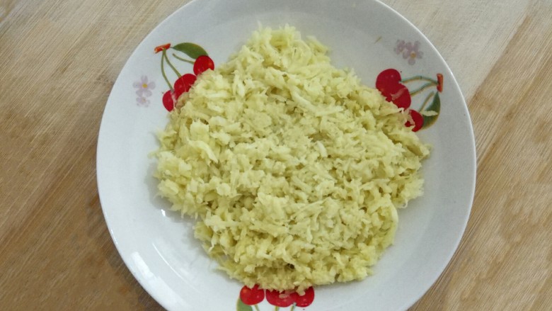 姜撞奶,刨好的生姜泥