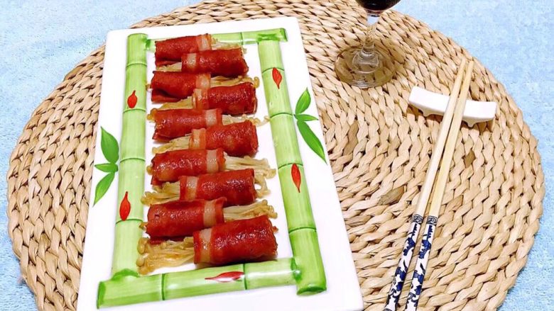 培根卷金针菇,来上一杯红酒更加美好
