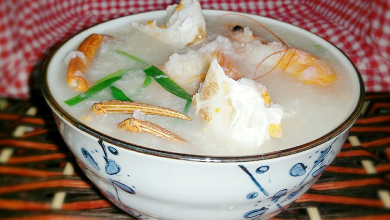 早餐螃蟹海鲜粥,好了,上锅了