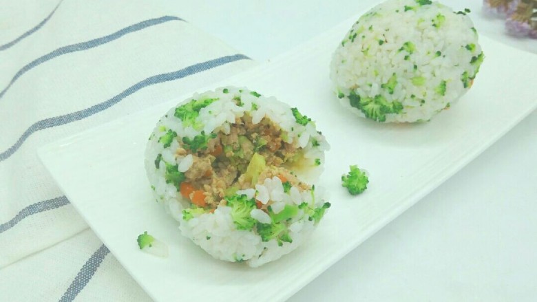 绿色美食+营养饭团,当做早餐,孩子还是很喜欢吃的!