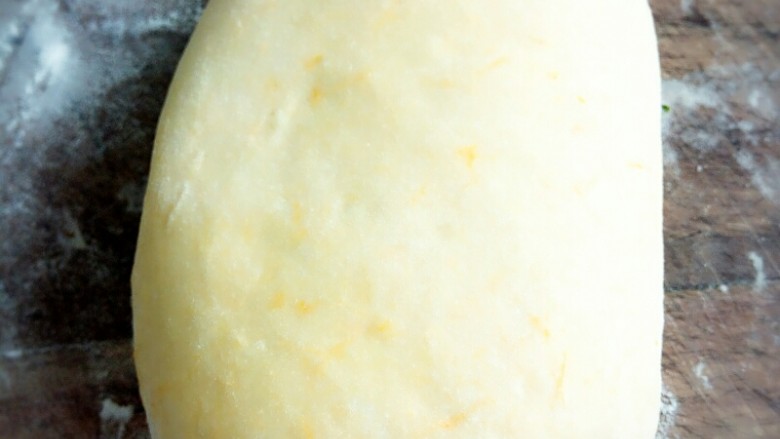 菠萝包,将南瓜泥面团饧发半小时