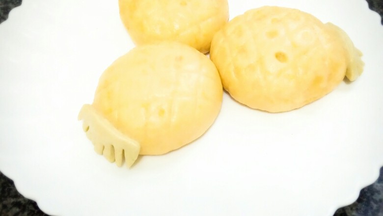 菠萝包,蒸熟的成品