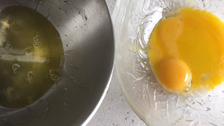 小兔子酸奶口味纸杯蛋糕,蛋清分离