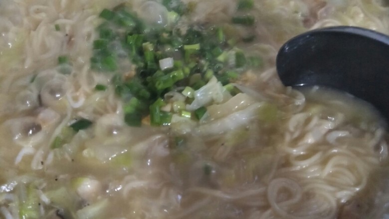 闽南主食,最后一步,加香葱,即可起锅