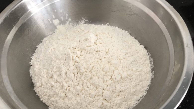 绿豆饼~酥了一地渣儿,接着做油酥:
面粉200g