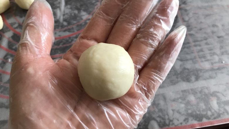 绿豆饼~酥了一地渣儿,包起来,收口朝下