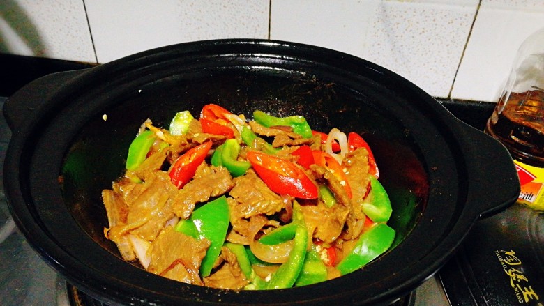 绿色美食+孜然牛肉片,成品图,冬天了直接上锅,不怕凉掉