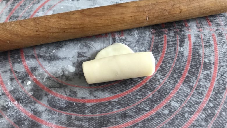 绿豆饼~酥了一地渣儿,再次卷起后松驰15分钟