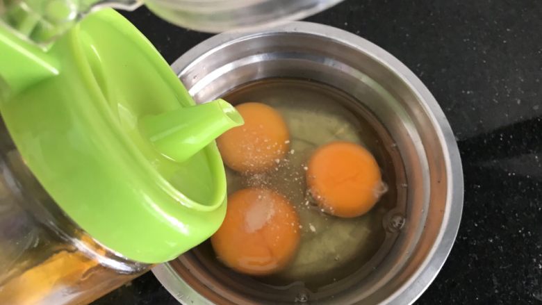 绿色美食~苦瓜炒蛋,加入少许香油