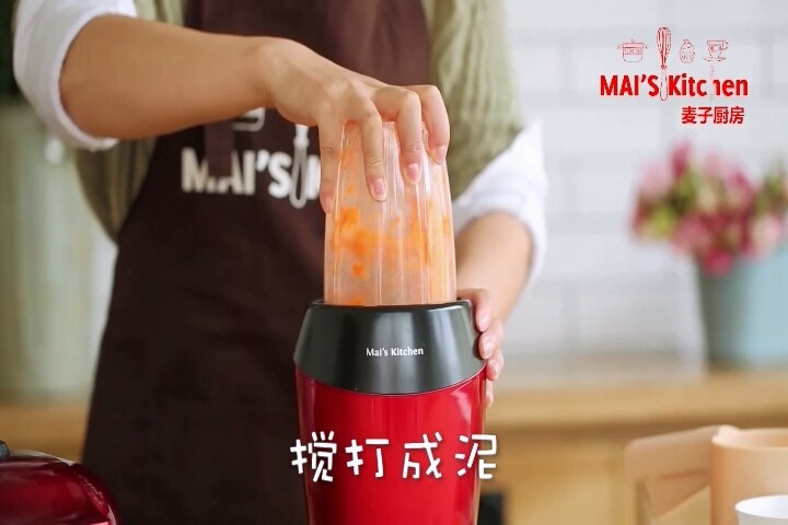 清新细腻 | 柳橙胡萝卜磅蛋糕,搅打成泥。