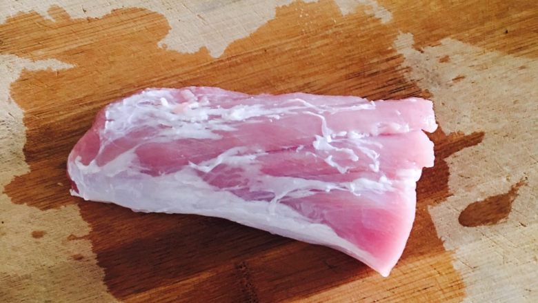 京酱肉丝水单饼卷,合理利用时间,与此同时,可以切肉丝啦。