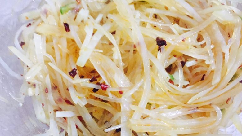 #绿色美食#炝拌香辣土豆丝,在简单拌拌入味!一道快手的简单美味做好啦!