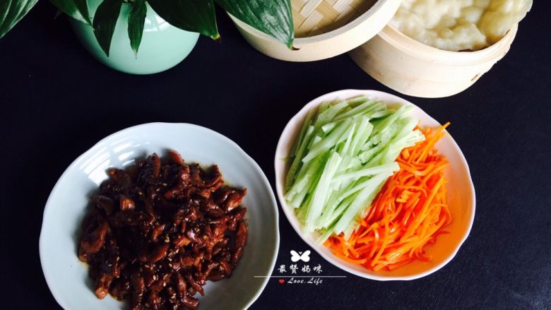 京酱肉丝水单饼卷,你,学会了吗?