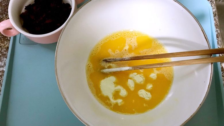 爱心蔓越莓小饼干
(不用烤箱低脂低糖版),再加入少许奶粉拌匀